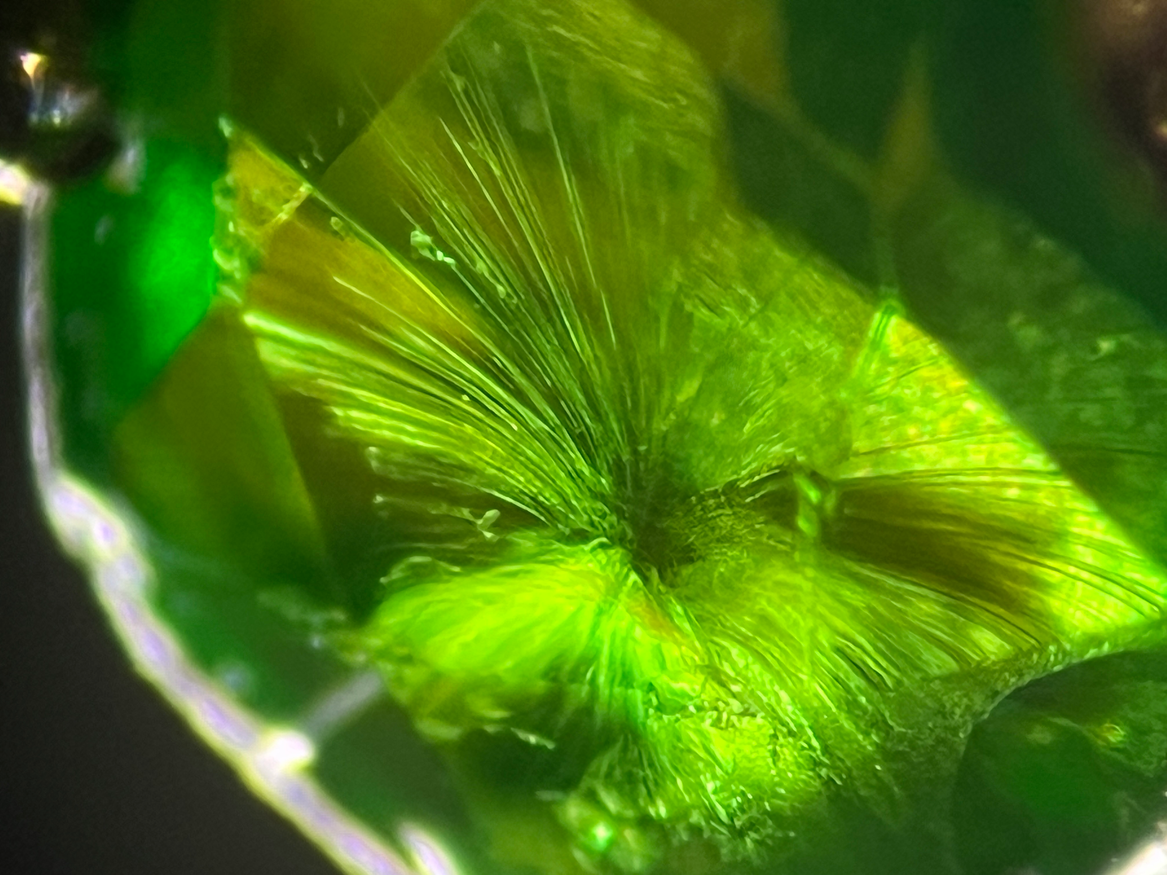 Demantoid – Global Gemology