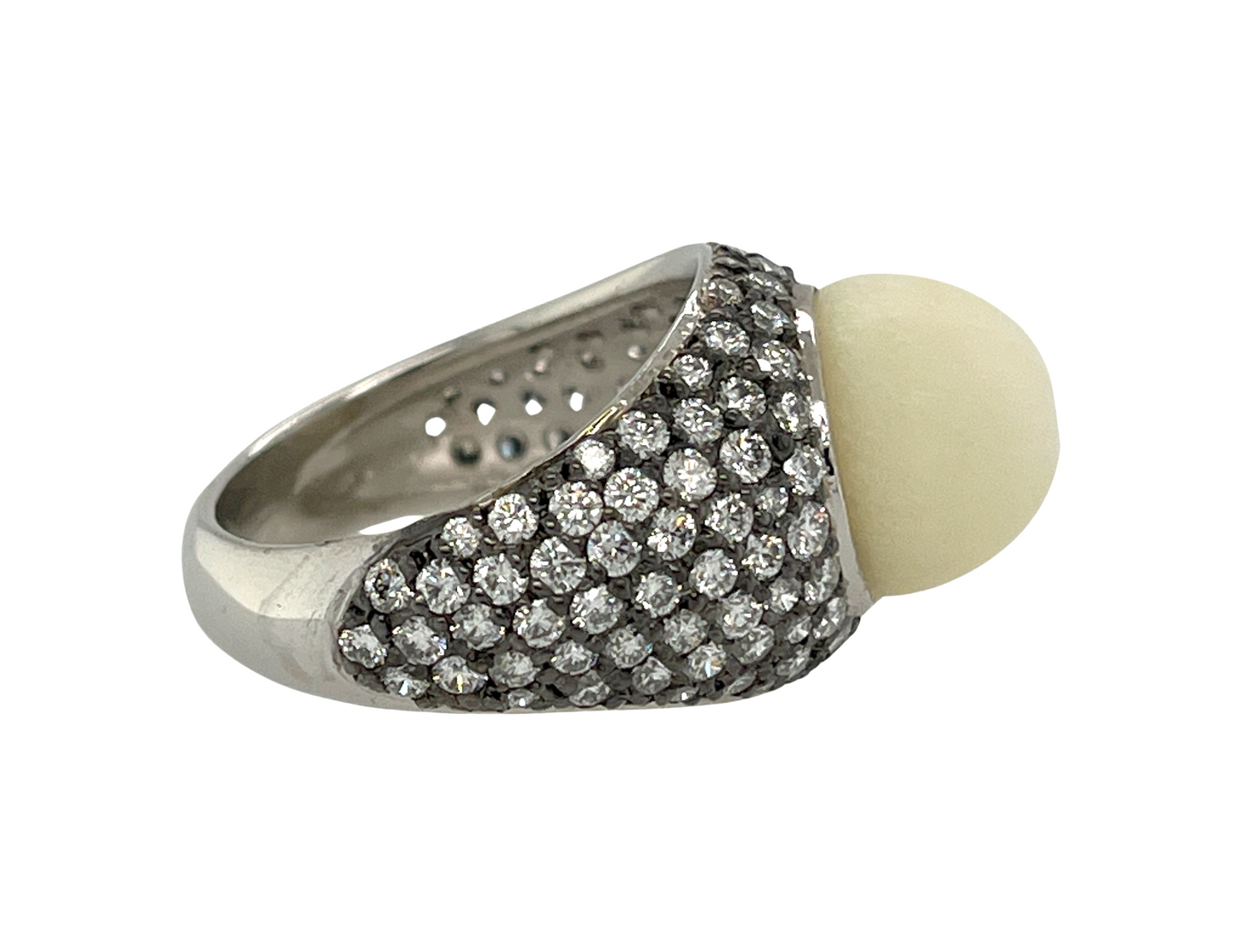 GIA 8.64 ct. Natural Tridacna Pearl & Diamond Ring in Platinum