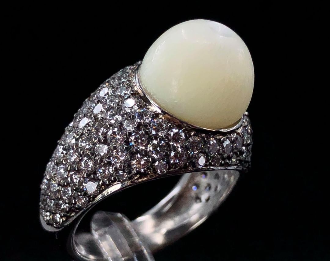 GIA 8.64 ct. Natural "Eyeball" Tridacna Pearl & Diamond Ring in Platinum