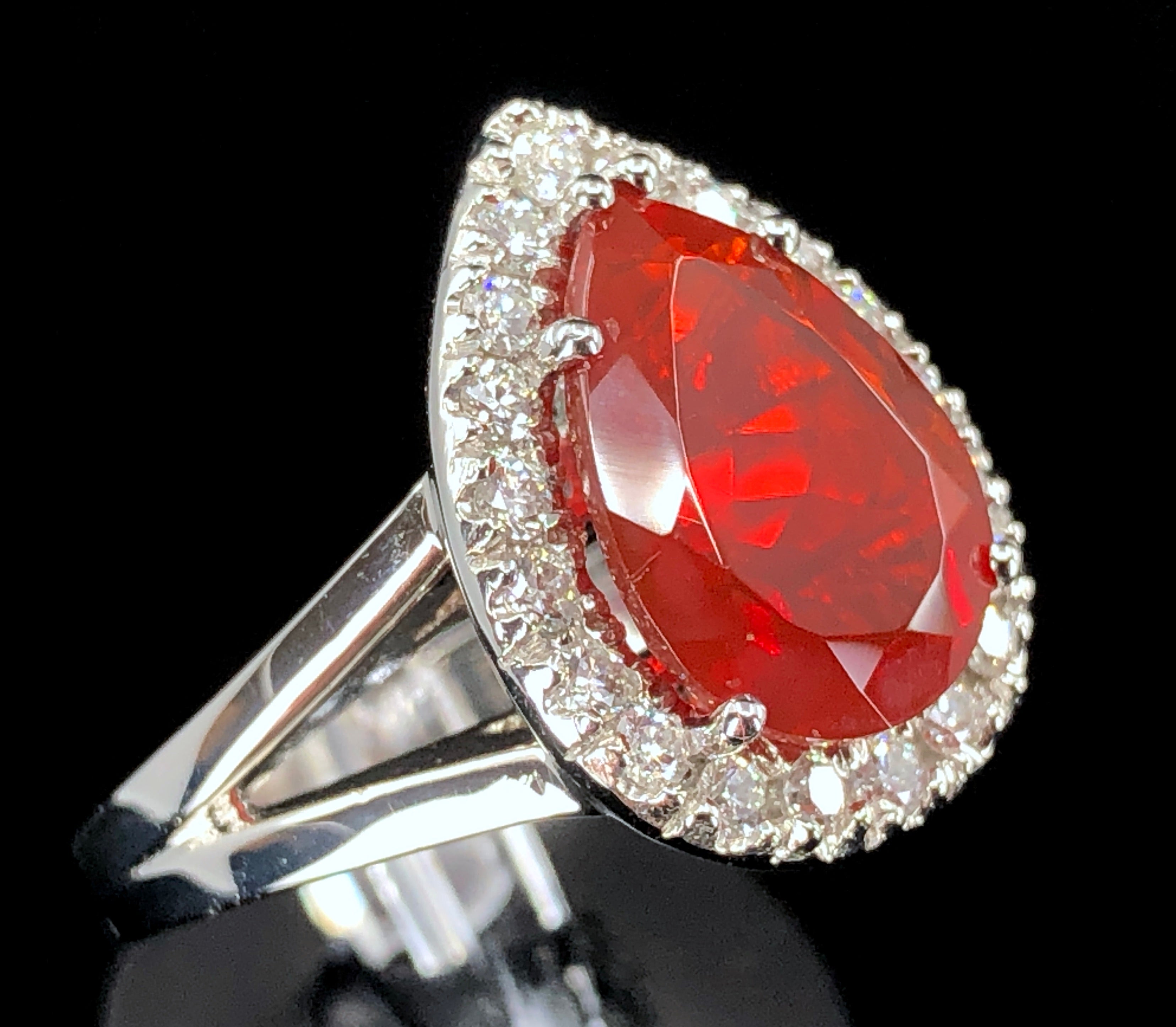 Gorgeous Male Female Big Red Engagement Ring Cute Yellow Gold Jewelry  Zircon Stone Ring Vintage W… | Red engagement ring, Wedding rings vintage,  Mens gemstone rings