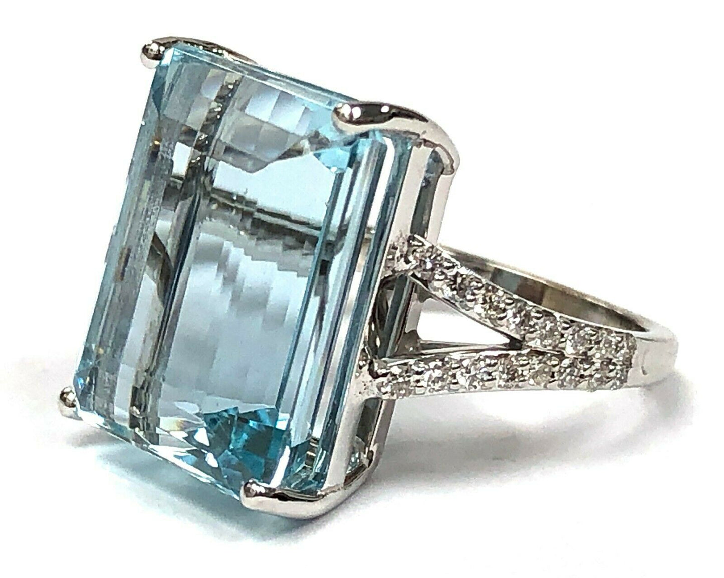 14.77 ct. Aquamarine & Diamond Ring in 14K White Gold